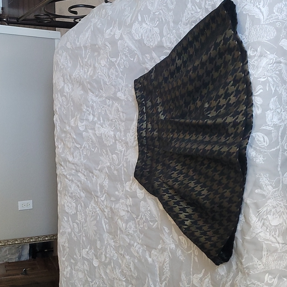 Ann Taylor Black and Gold Houndstooth Circle Skirt. Size 12P